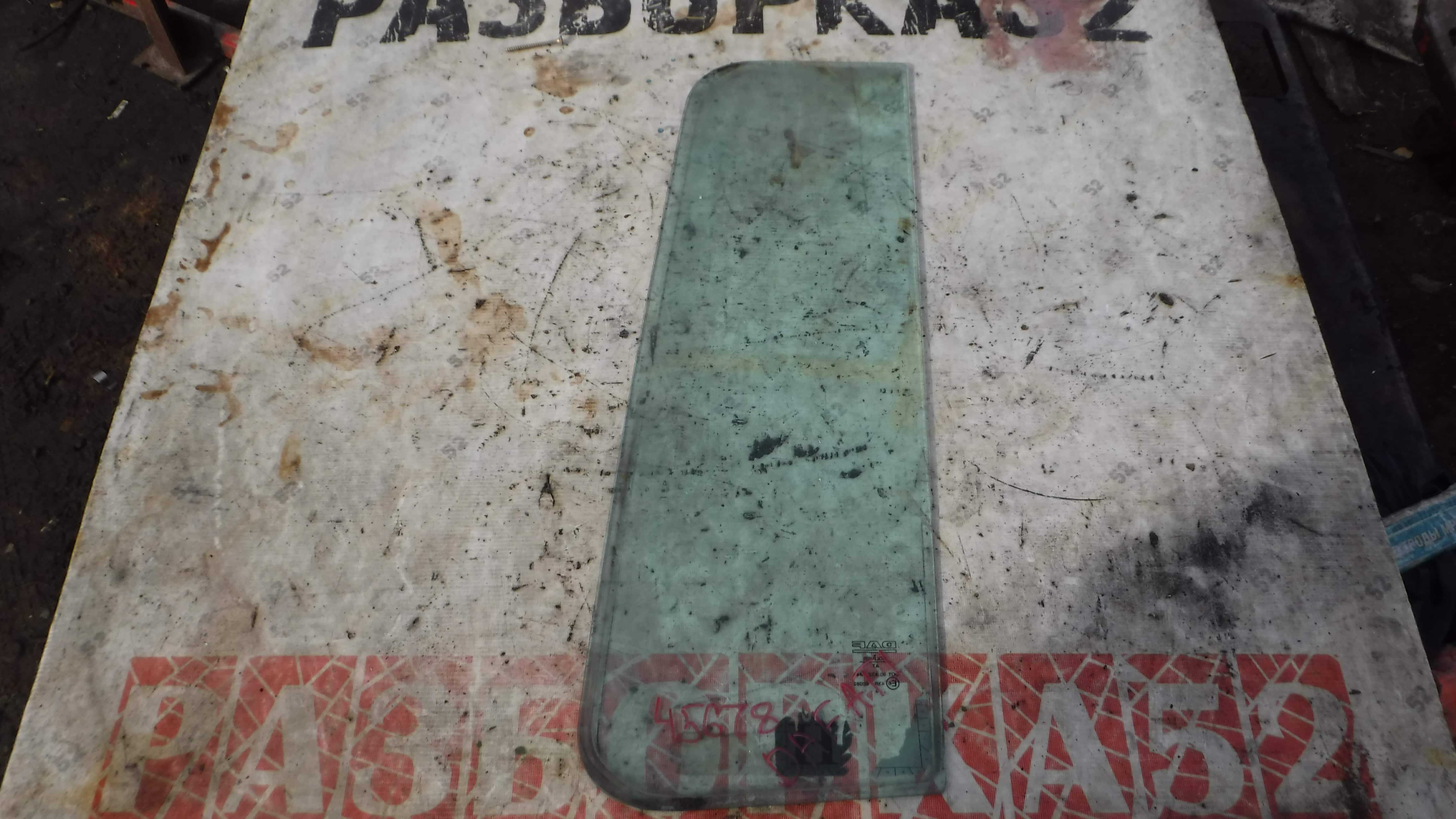 Форточка двери передней левой Даф DAF 95 ATI 1995